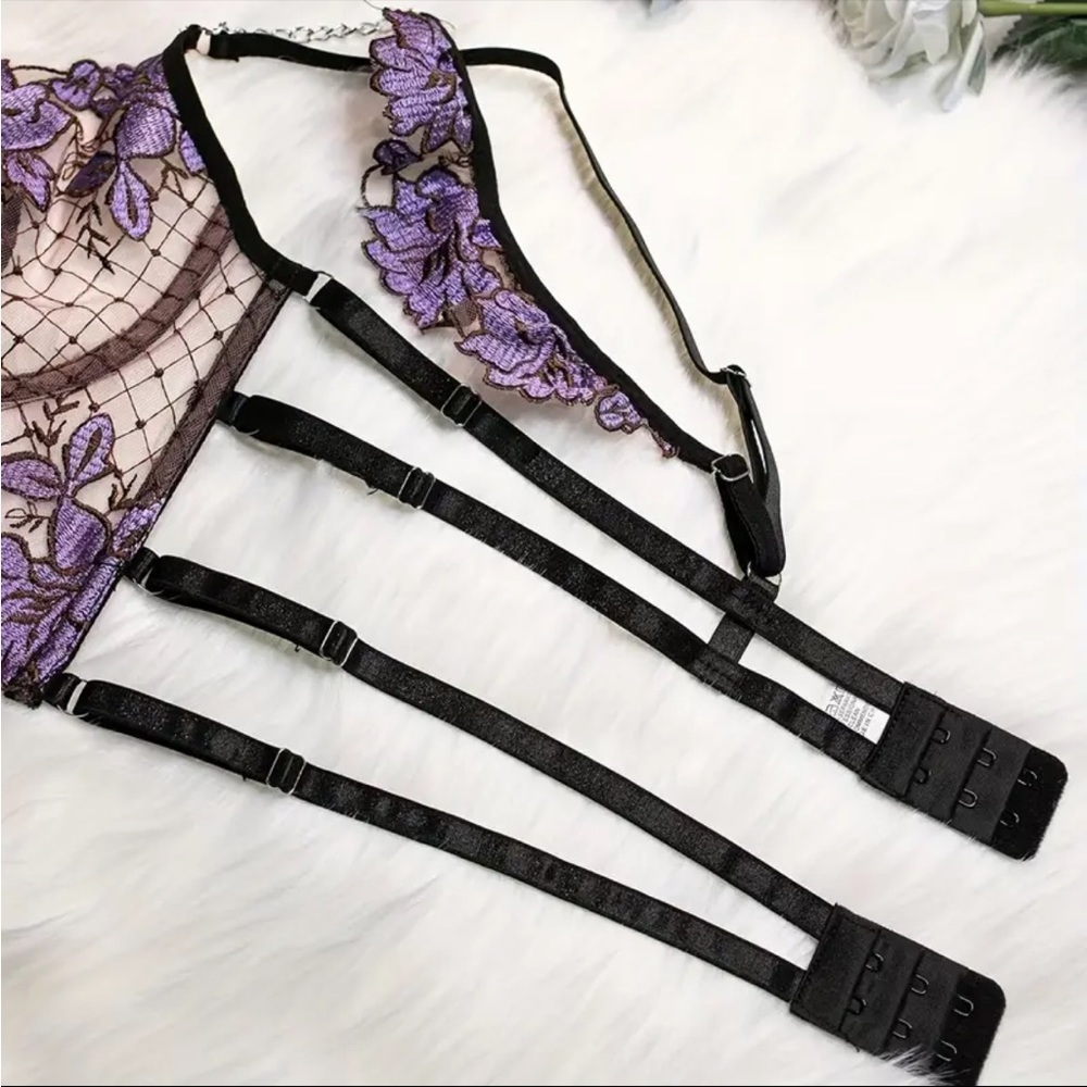 Strappy Purple Floral Lingerie 5 Piece Set Bra Panties Garter Belt Garters - Picture 6 of 7